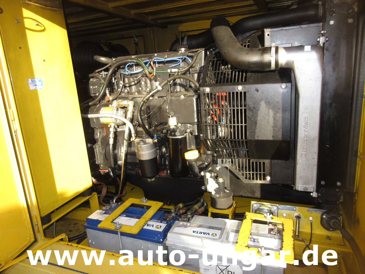 Földi áramforrás MULTICAR M26 Lechmotoren GPU Ground Power Unit - used GSE - 28V DC & 115V 400Hz: 14 kép. Földi áramforrás MULTICAR M26 Lechmotoren GPU Ground Power Unit - used GSE - 28V DC & 115V 400Hz: 14 kép.