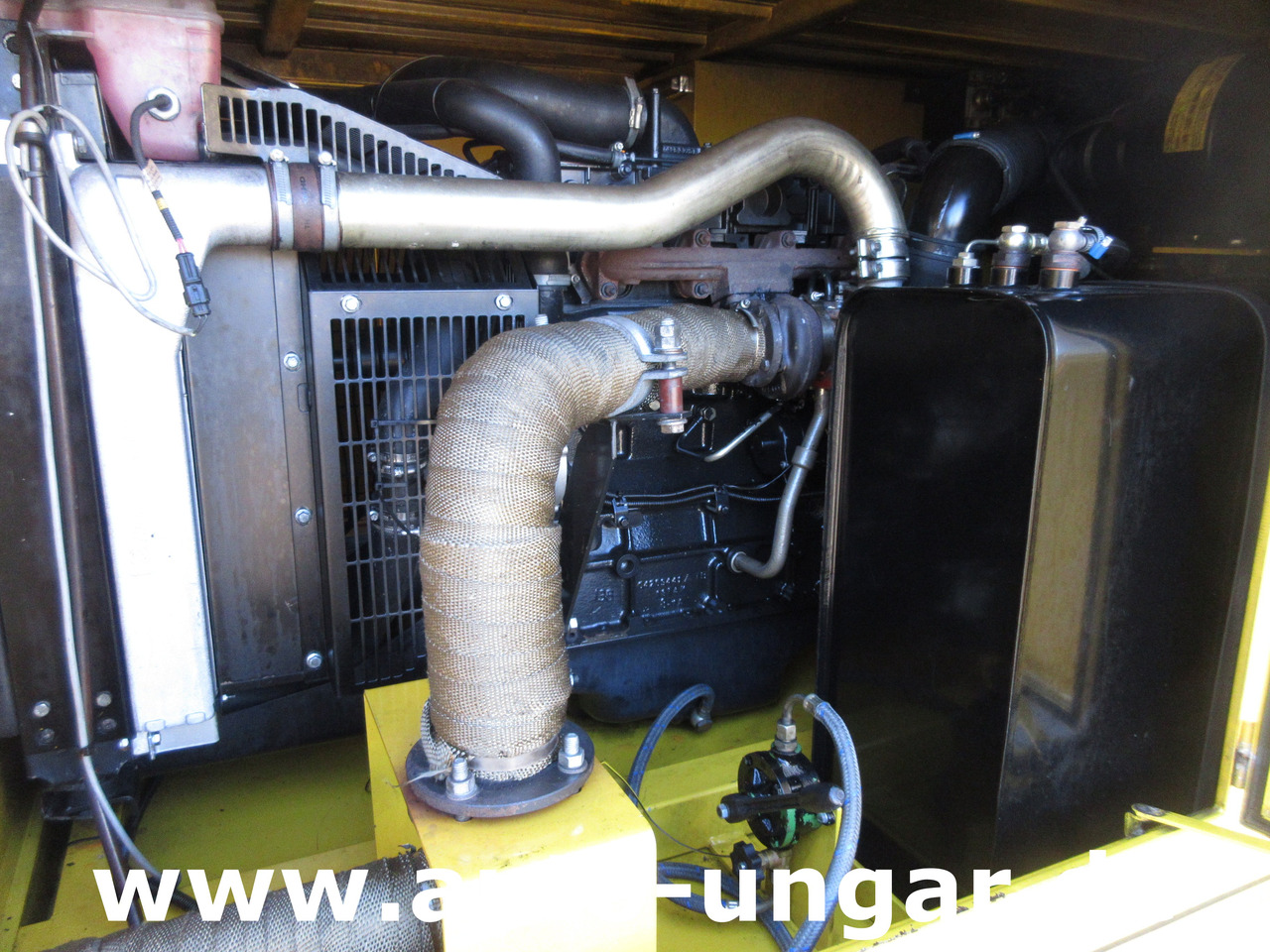 Földi áramforrás MULTICAR M26 Lechmotoren GPU Ground Power Unit - used GSE - 28V DC & 115V 400Hz: 17 kép. Földi áramforrás MULTICAR M26 Lechmotoren GPU Ground Power Unit - used GSE - 28V DC & 115V 400Hz: 17 kép.