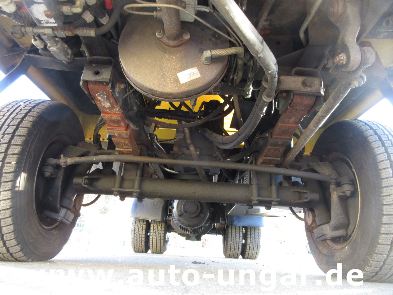 Földi áramforrás MULTICAR M26 Lechmotoren GPU Ground Power Unit - used GSE - 28V DC & 115V 400Hz: 7 kép. Földi áramforrás MULTICAR M26 Lechmotoren GPU Ground Power Unit - used GSE - 28V DC & 115V 400Hz: 7 kép.