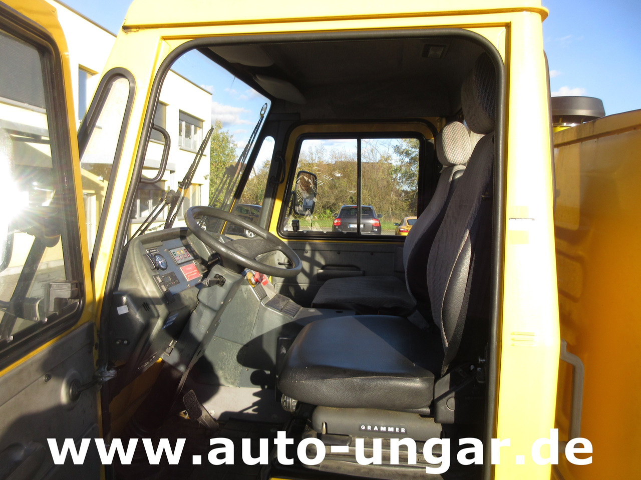 Földi áramforrás MULTICAR M26 Lechmotoren GPU Ground Power Unit - used GSE - 28V DC & 115V 400Hz: 8 kép. Földi áramforrás MULTICAR M26 Lechmotoren GPU Ground Power Unit - used GSE - 28V DC & 115V 400Hz: 8 kép.