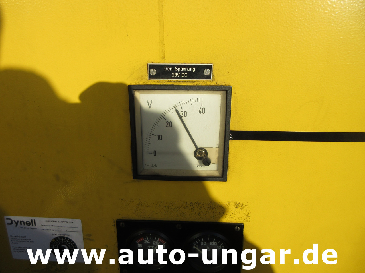 Földi áramforrás MULTICAR M26 Lechmotoren GPU Ground Power Unit - used GSE - 28V DC & 115V 400Hz: 12 kép. Földi áramforrás MULTICAR M26 Lechmotoren GPU Ground Power Unit - used GSE - 28V DC & 115V 400Hz: 12 kép.