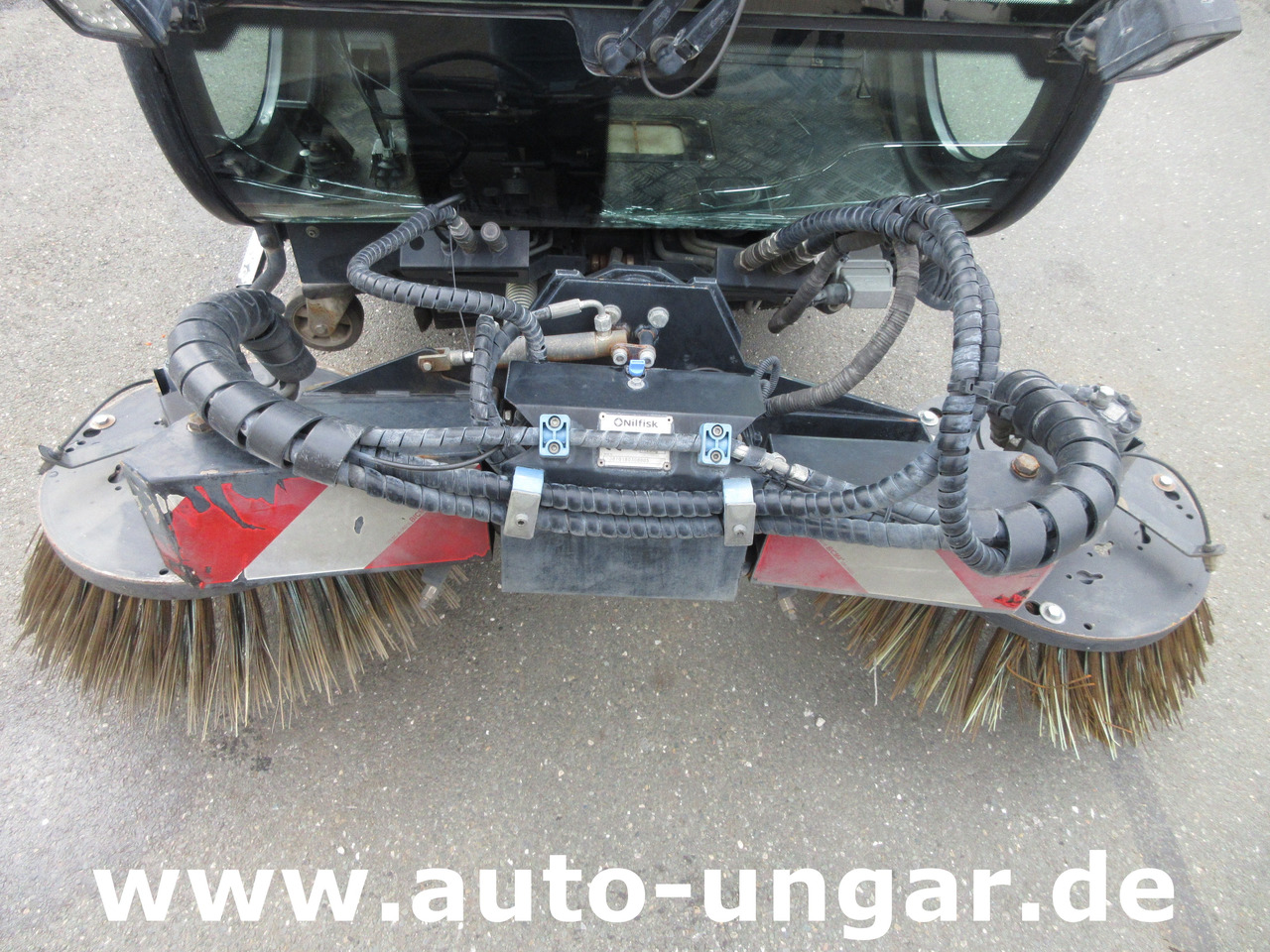 Nilfisk CR3500 CityRanger Schmidt Flexigo Multigo 4x4 Kehrmaschine Geräteträger - Utcaseprő gép: 3 kép. Nilfisk CR3500 CityRanger Schmidt Flexigo Multigo 4x4 Kehrmaschine Geräteträger - Utcaseprő gép: 3 kép.