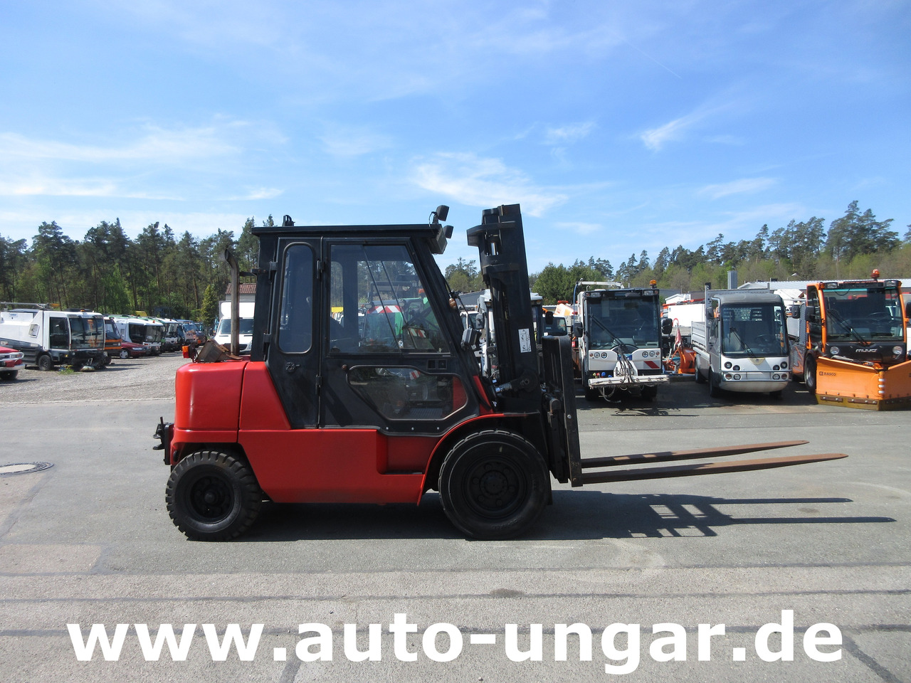 Nissan F04D 400 Diesel Gabelstapler 4.000kg Motorschaden Bj. 2002 - Dízel targonca: 2 kép. Nissan F04D 400 Diesel Gabelstapler 4.000kg Motorschaden Bj. 2002 - Dízel targonca: 2 kép.