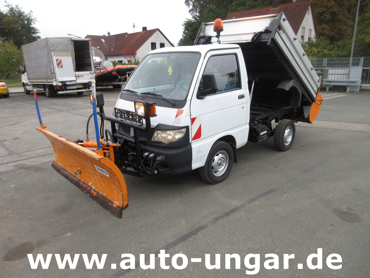 PIAGGIO Porter S90 Kipper 4x4 Winterdienst Schneepflug & Streuer - Hóeltakarító gép: 2 kép. PIAGGIO Porter S90 Kipper 4x4 Winterdienst Schneepflug & Streuer - Hóeltakarító gép: 2 kép.