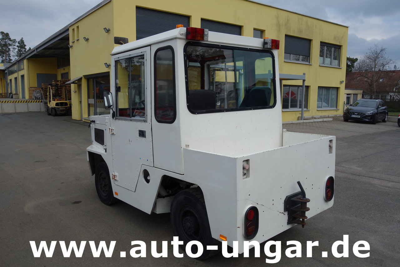 ROFAN ZD44F Jenbacher Pushback Pull - Tractor GSE Gepäckschlepper Industrieschlepper - Poggyász vontató: 5 kép. ROFAN ZD44F Jenbacher Pushback Pull - Tractor GSE Gepäckschlepper Industrieschlepper - Poggyász vontató: 5 kép.