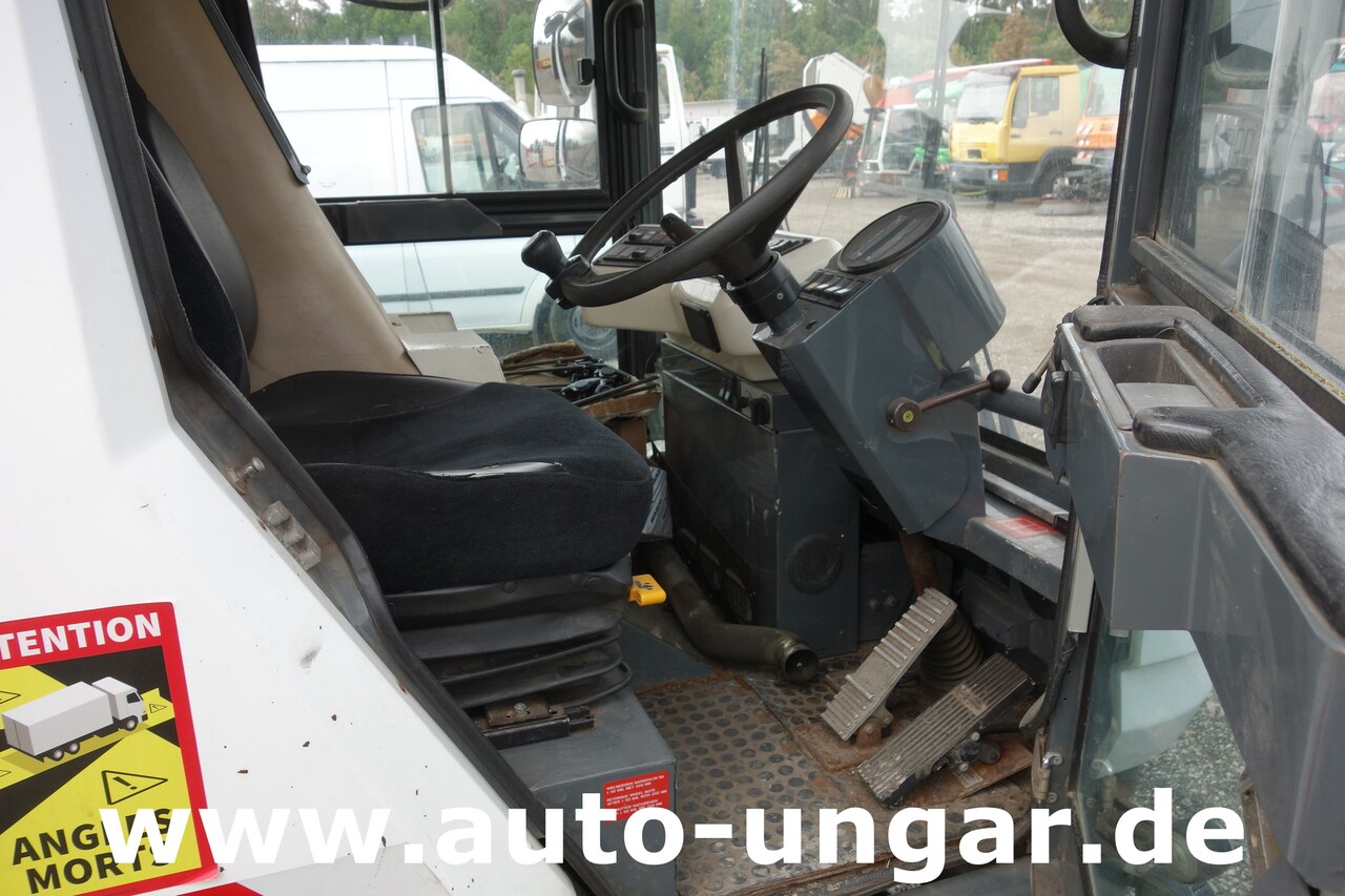 Utcaseprő gép Ravo C540 / 530 Kehrmaschine - Kärcher - Heckabsaugung - Motorschaden: 16 kép.