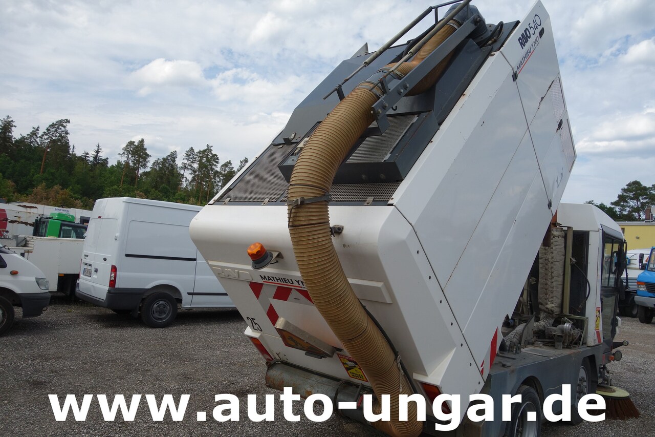Utcaseprő gép Ravo C540 / 530 Kehrmaschine - Kärcher - Heckabsaugung - Motorschaden: 13 kép.