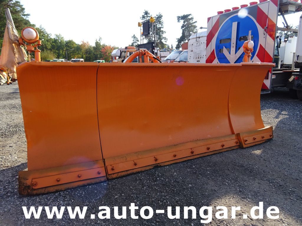 SCHMIDT E 2.3 Schneepflug - Schneeschild 270cm - Hóeke: 1 kép. SCHMIDT E 2.3 Schneepflug - Schneeschild 270cm - Hóeke: 1 kép.