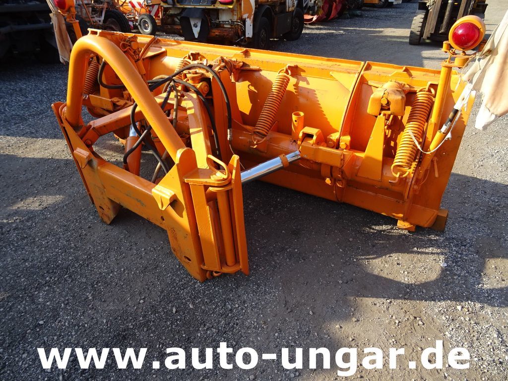 SCHMIDT E 2.3 Schneepflug - Schneeschild 270cm - Hóeke: 4 kép. SCHMIDT E 2.3 Schneepflug - Schneeschild 270cm - Hóeke: 4 kép.