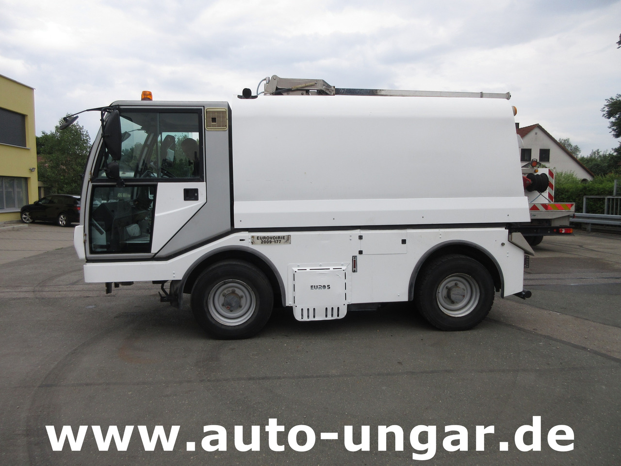 Bucher CityLav 5000 CC 5000 EU5 Hochdruckreiniger am Heck Wasserwagen Gießwagen - Többcélú/ Speciális jármű: 4 kép. Bucher CityLav 5000 CC 5000 EU5 Hochdruckreiniger am Heck Wasserwagen Gießwagen - Többcélú/ Speciális jármű: 4 kép.