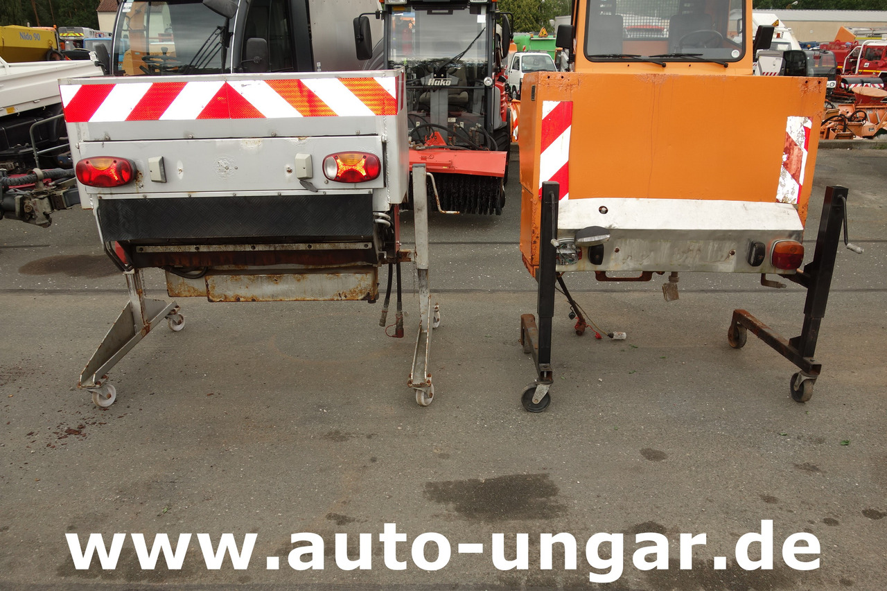 Multicar Kiefer - Bertsche Heckanbaustreuer für Multicar Boki Ladog Hansa Winterdienst - Többcélú/ Speciális jármű: 1 kép. Multicar Kiefer - Bertsche Heckanbaustreuer für Multicar Boki Ladog Hansa Winterdienst - Többcélú/ Speciális jármű: 1 kép.