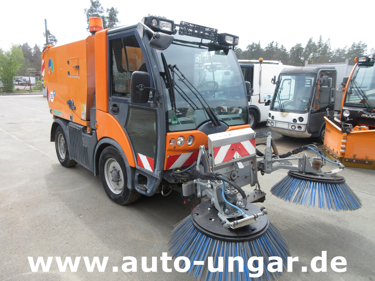 Multicar Tremo X56 4x4 Euro 5 Bj. 2015 Trilety TXK Kehr-Aufbau Motorschaden - Többcélú/ Speciális jármű: 1 kép. Multicar Tremo X56 4x4 Euro 5 Bj. 2015 Trilety TXK Kehr-Aufbau Motorschaden - Többcélú/ Speciális jármű: 1 kép.