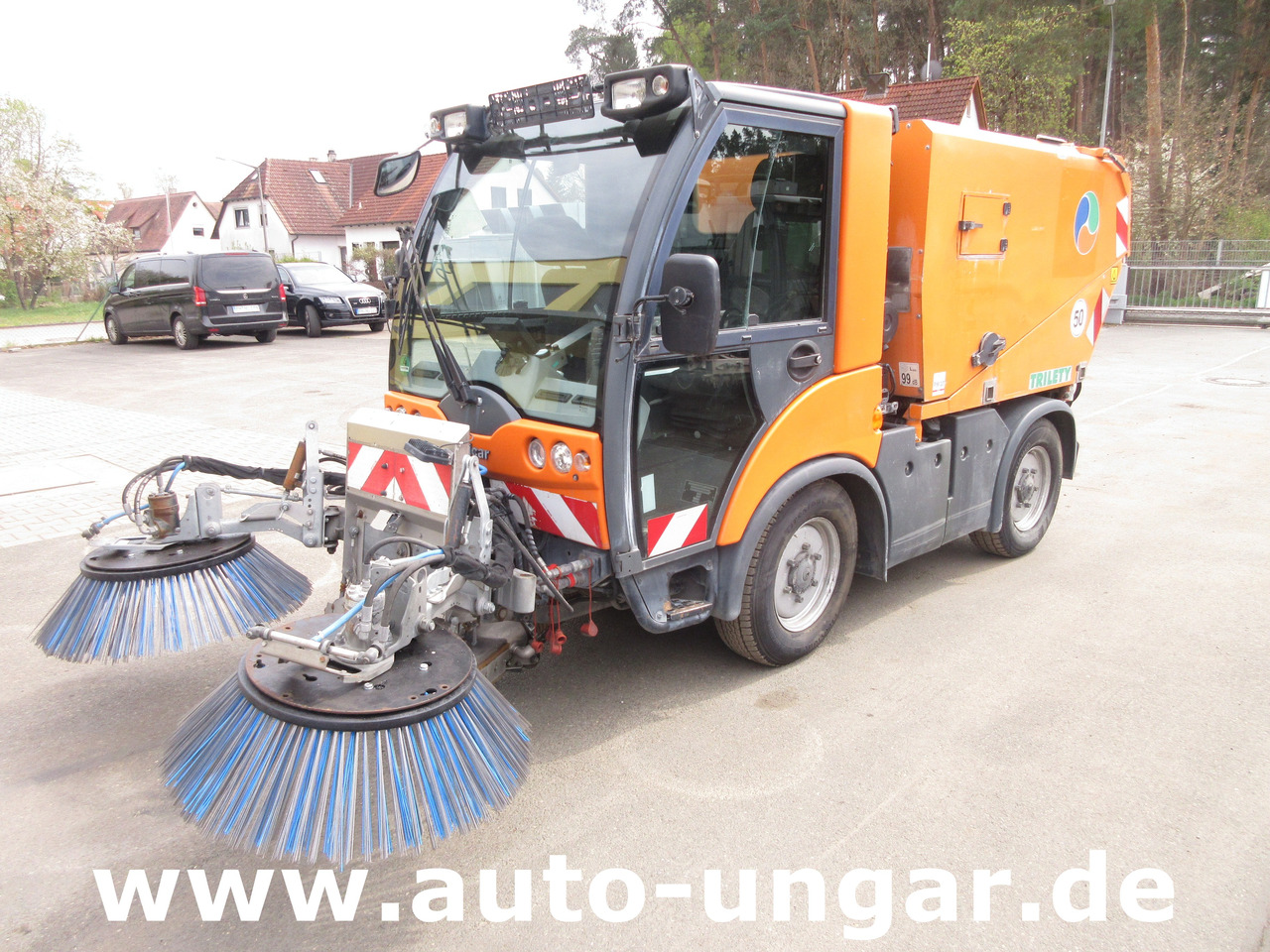 Multicar Tremo X56 4x4 Euro 5 Bj. 2015 Trilety TXK Kehr-Aufbau Motorschaden - Többcélú/ Speciális jármű: 3 kép. Multicar Tremo X56 4x4 Euro 5 Bj. 2015 Trilety TXK Kehr-Aufbau Motorschaden - Többcélú/ Speciális jármű: 3 kép.