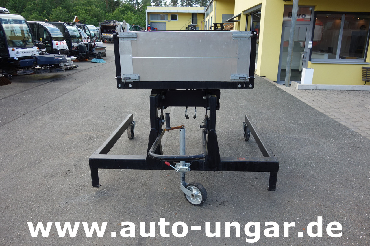 NILFISK CR3500 Kipperpritsche Schmidt Multigo 150 Pritsche Kipper mit Fahrgestell - Többcélú/ Speciális jármű: 2 kép. NILFISK CR3500 Kipperpritsche Schmidt Multigo 150 Pritsche Kipper mit Fahrgestell - Többcélú/ Speciális jármű: 2 kép.