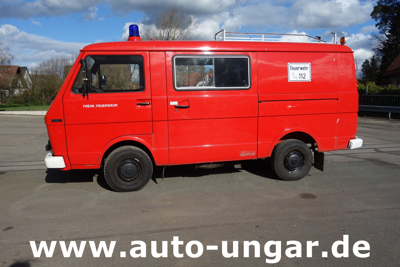 VOLKSWAGEN VW LT 31 Typ 281 TSF Tragkraftspritzenfahrzeug Feuerwehr - Kis furgon: 2 kép. VOLKSWAGEN VW LT 31 Typ 281 TSF Tragkraftspritzenfahrzeug Feuerwehr - Kis furgon: 2 kép.