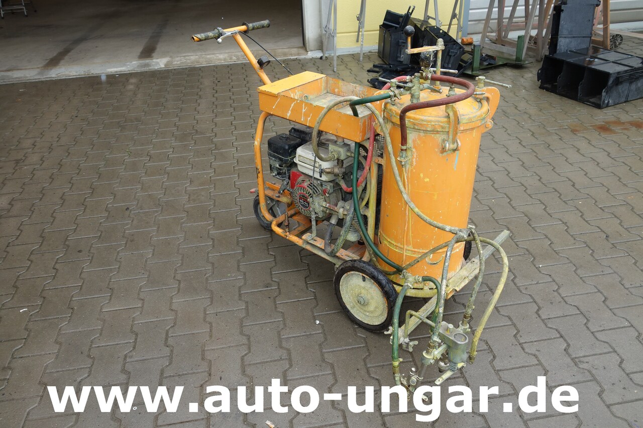 Zindel Hofmann Graco Zindel City mit eigenem Antrieb - Aszfaltozó gép: 2 kép. Zindel Hofmann Graco Zindel City mit eigenem Antrieb - Aszfaltozó gép: 2 kép.
