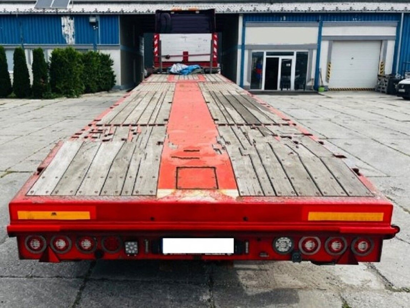 Bodex 53t/40t/28m teleskop ADR no ramp - Félpótkocsi mélybölcsős: 3 kép. Bodex 53t/40t/28m teleskop ADR no ramp - Félpótkocsi mélybölcsős: 3 kép.