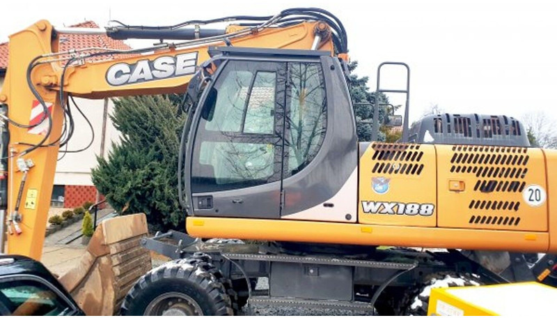 Case WX 188 (20.5t) low hours - Gumikerekes kotró: 3 kép. Case WX 188 (20.5t) low hours - Gumikerekes kotró: 3 kép.
