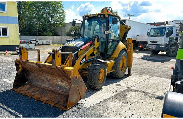 Caterpillar 432 E - Kotrórakodó: 3 kép. Caterpillar 432 E - Kotrórakodó: 3 kép.