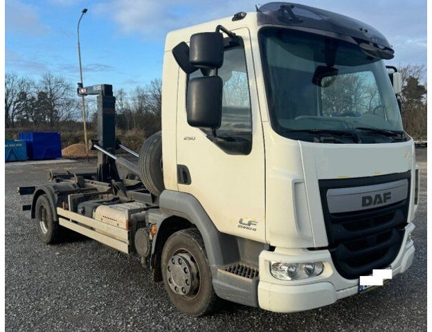 DAF 12t LF250 FA +2020 CTS - Horgos rakodó teherautó: 1 kép. DAF 12t LF250 FA +2020 CTS - Horgos rakodó teherautó: 1 kép.