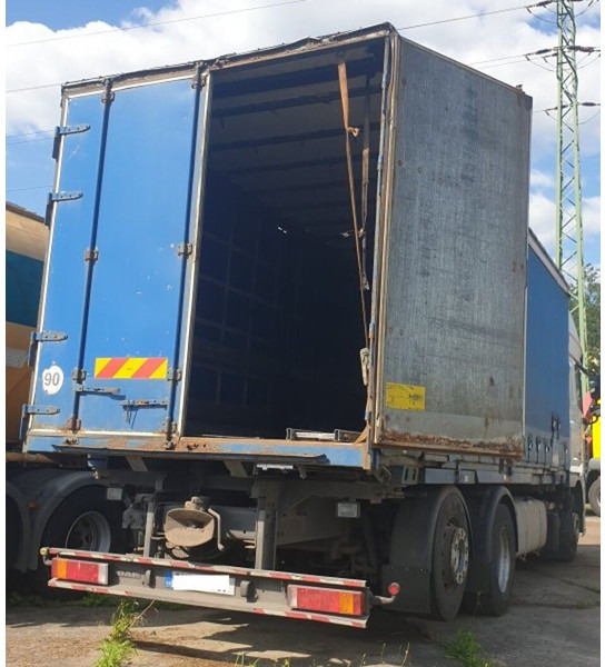 DAF 6x2 FX105.460 EEV BDF 7.2m Kogel retarder automat - Ponyvás teherautó: 3 kép. DAF 6x2 FX105.460 EEV BDF 7.2m Kogel retarder automat - Ponyvás teherautó: 3 kép.