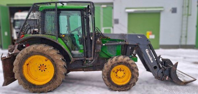 John Deere 6220 SE +Quicke +Igland twin - Erdészeti gép: 5 kép. John Deere 6220 SE +Quicke +Igland twin - Erdészeti gép: 5 kép.
