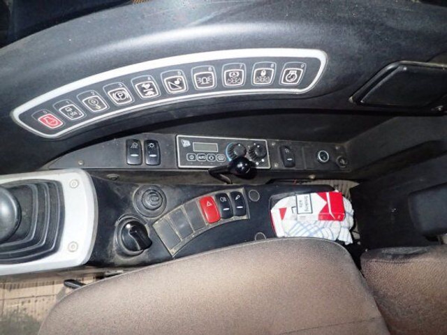 Gumikerekes kotró JCB JS 160 W: 7 kép.