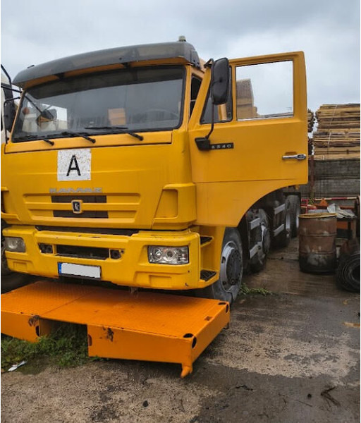 Kamaz 8x4, 17m3 - Billenőplatós teherautó: 2 kép. Kamaz 8x4, 17m3 - Billenőplatós teherautó: 2 kép.