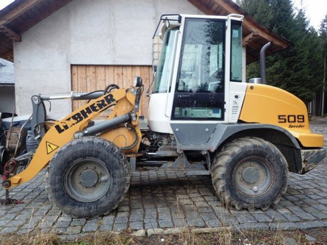 Liebherr L 509 Speeder - Gumikerekes homlokrakodó: 1 kép. Liebherr L 509 Speeder - Gumikerekes homlokrakodó: 1 kép.