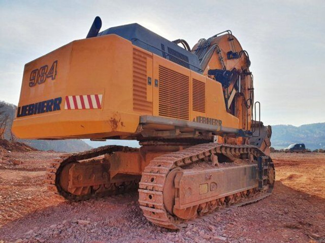 Liebherr R 984C HD (125t) - Kotrógép: 3 kép. Liebherr R 984C HD (125t) - Kotrógép: 3 kép.
