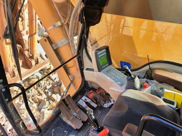 Liebherr R 984C HD (125t) - Kotrógép: 5 kép. Liebherr R 984C HD (125t) - Kotrógép: 5 kép.