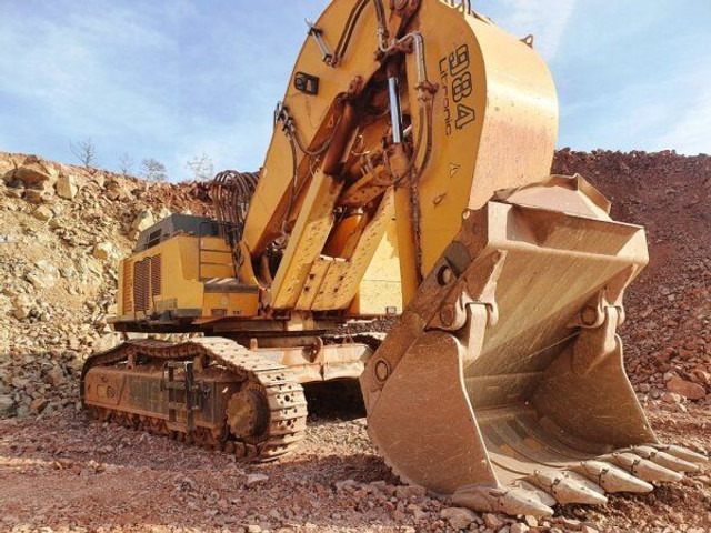 Liebherr R 984C HD (125t) - Kotrógép: 2 kép. Liebherr R 984C HD (125t) - Kotrógép: 2 kép.