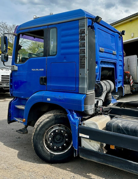 Horgos rakodó teherautó MAN TGA 26.460: 9 kép.