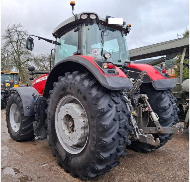 Massey Ferguson 8690 (MF) - Traktor: 2 kép. Massey Ferguson 8690 (MF) - Traktor: 2 kép.
