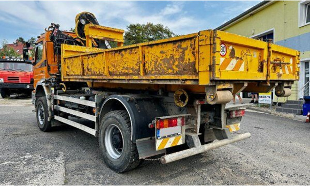 Mercedes-Benz Atego 1823 +HIAB - Horgos rakodó teherautó, Darus autó: 2 kép. Mercedes-Benz Atego 1823 +HIAB - Horgos rakodó teherautó, Darus autó: 2 kép.
