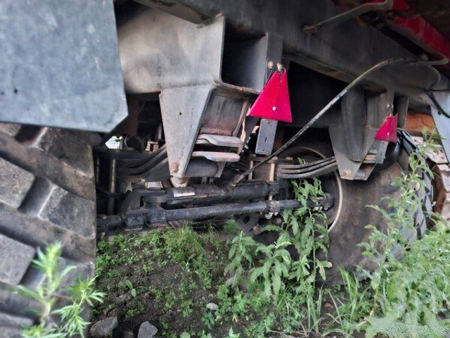 Pottinger Jumbo 8000 - Önjáró szecskázógép: 4 kép. Pottinger Jumbo 8000 - Önjáró szecskázógép: 4 kép.