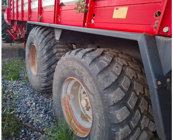 Pottinger Jumbo 8000 - Önjáró szecskázógép: 3 kép. Pottinger Jumbo 8000 - Önjáró szecskázógép: 3 kép.