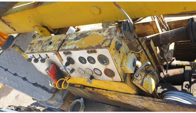 Schwing 25m BPL 601 +6x6 Tatra 815 (DOCS/KFZ MACHINE +1 no docs/kein kfz - Betonpumpa: 5 kép. Schwing 25m BPL 601 +6x6 Tatra 815 (DOCS/KFZ MACHINE +1 no docs/kein kfz - Betonpumpa: 5 kép.