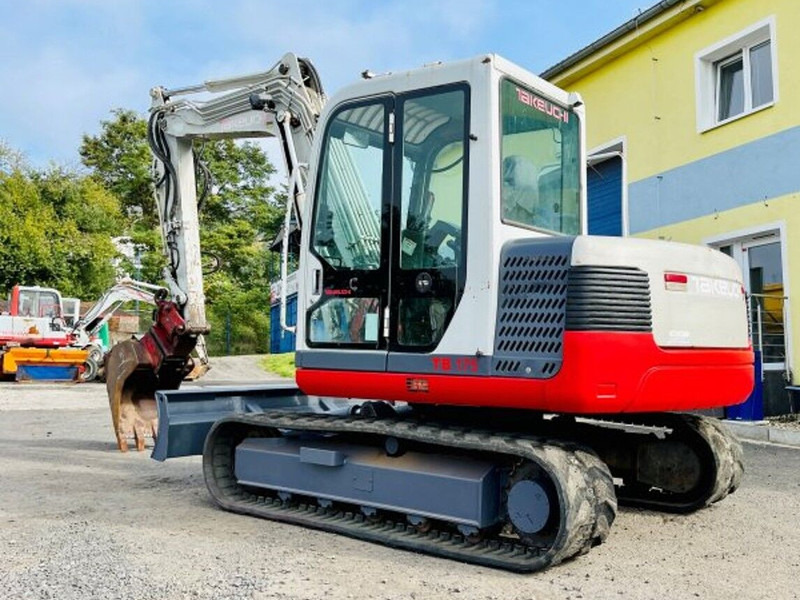 Takeuchi 7t TB175 powertilt - Minikotró: 2 kép. Takeuchi 7t TB175 powertilt - Minikotró: 2 kép.