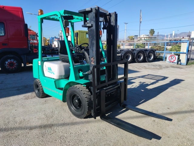 Mitsubishi 2.5TON - Villás targonca: 5 kép. Mitsubishi 2.5TON - Villás targonca: 5 kép.