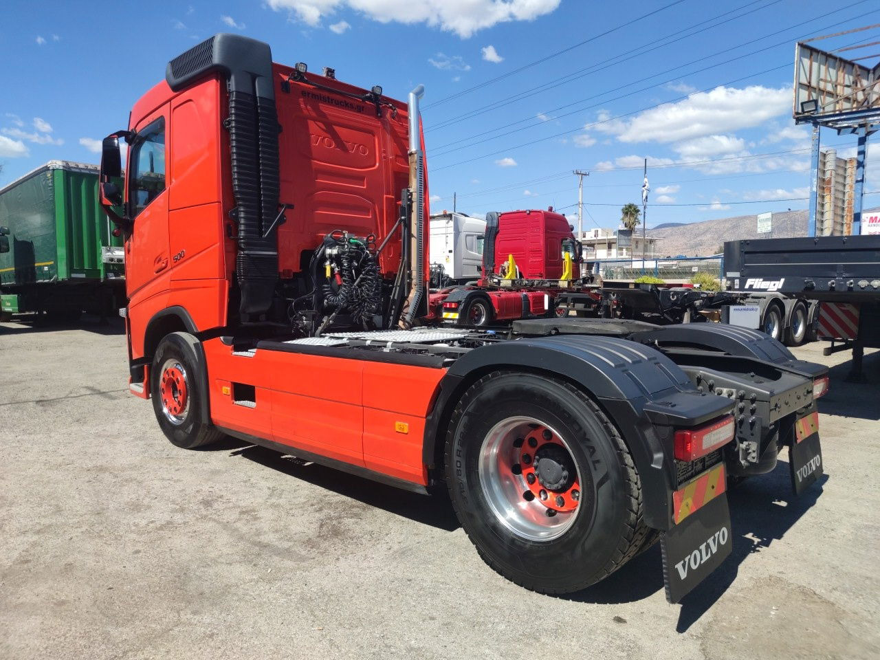 Volvo FH 13.500 - Nyergesvontató: 3 kép. Volvo FH 13.500 - Nyergesvontató: 3 kép.