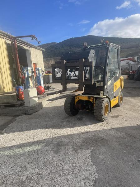JCB TLT30D - Dízel targonca: 1 kép. JCB TLT30D - Dízel targonca: 1 kép.