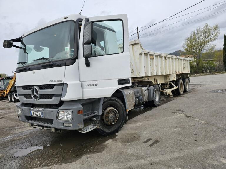 Mercedes Actros 1846 - Nyergesvontató, Félpótkocsi billenőplatós: 1 kép. Mercedes Actros 1846 - Nyergesvontató, Félpótkocsi billenőplatós: 1 kép.