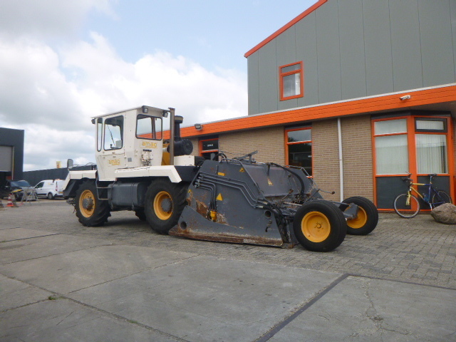 AMAG CONTRA-MIXER CM2-20 - Talajstabilizáló: 1 kép. AMAG CONTRA-MIXER CM2-20 - Talajstabilizáló: 1 kép.