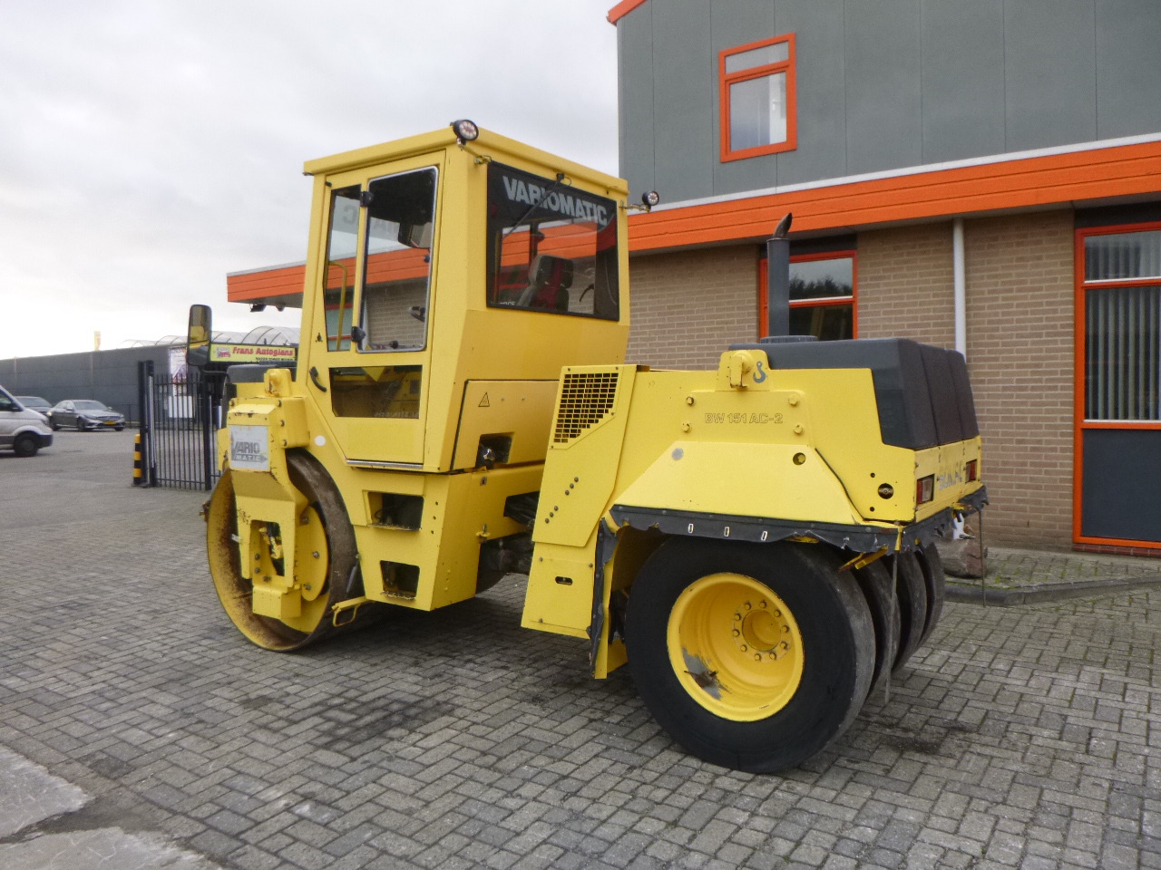 BOMAG BW151AC-2 - Kombihenger: 2 kép. BOMAG BW151AC-2 - Kombihenger: 2 kép.
