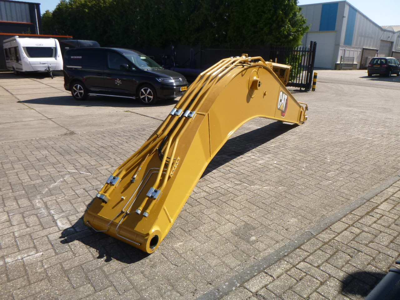 CATERPILLAR 320 GX / 320 GC - Darugém - Kotrógép: 2 kép. CATERPILLAR 320 GX / 320 GC - Darugém - Kotrógép: 2 kép.