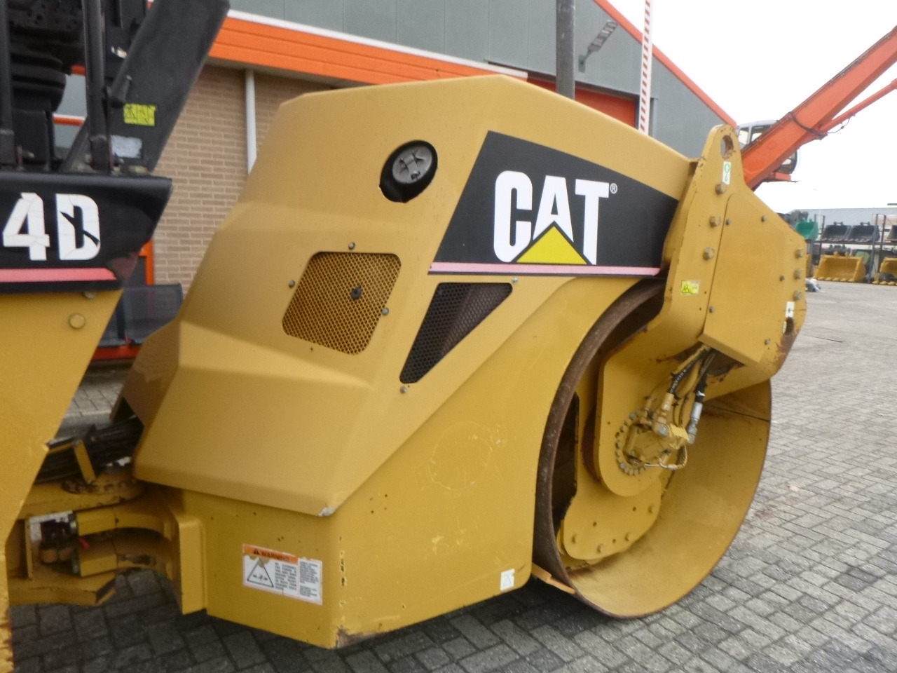 Úthenger CATERPILLAR CB-534D: 19 kép. Úthenger CATERPILLAR CB-534D: 19 kép.