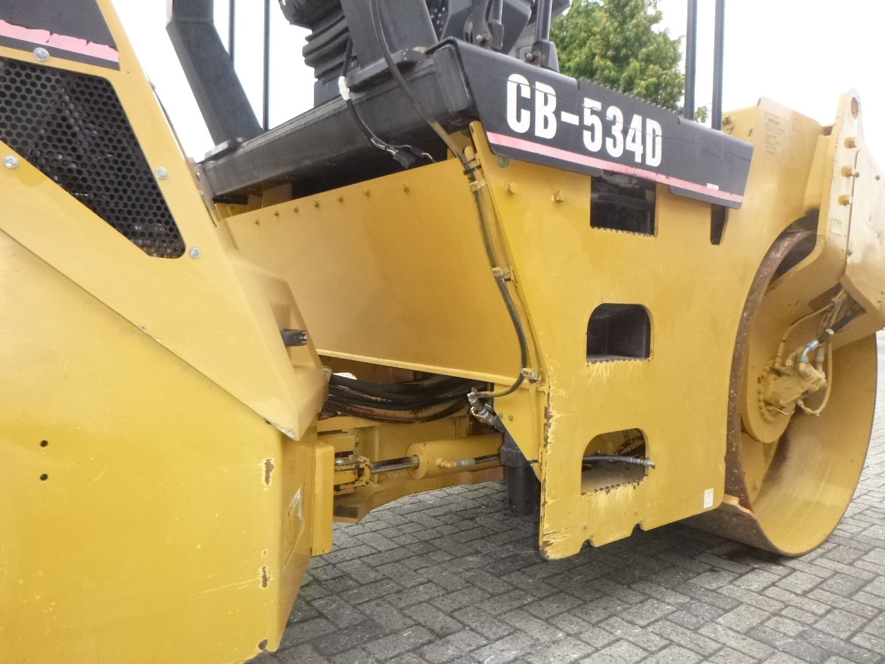 Úthenger CATERPILLAR CB-534D: 13 kép. Úthenger CATERPILLAR CB-534D: 13 kép.