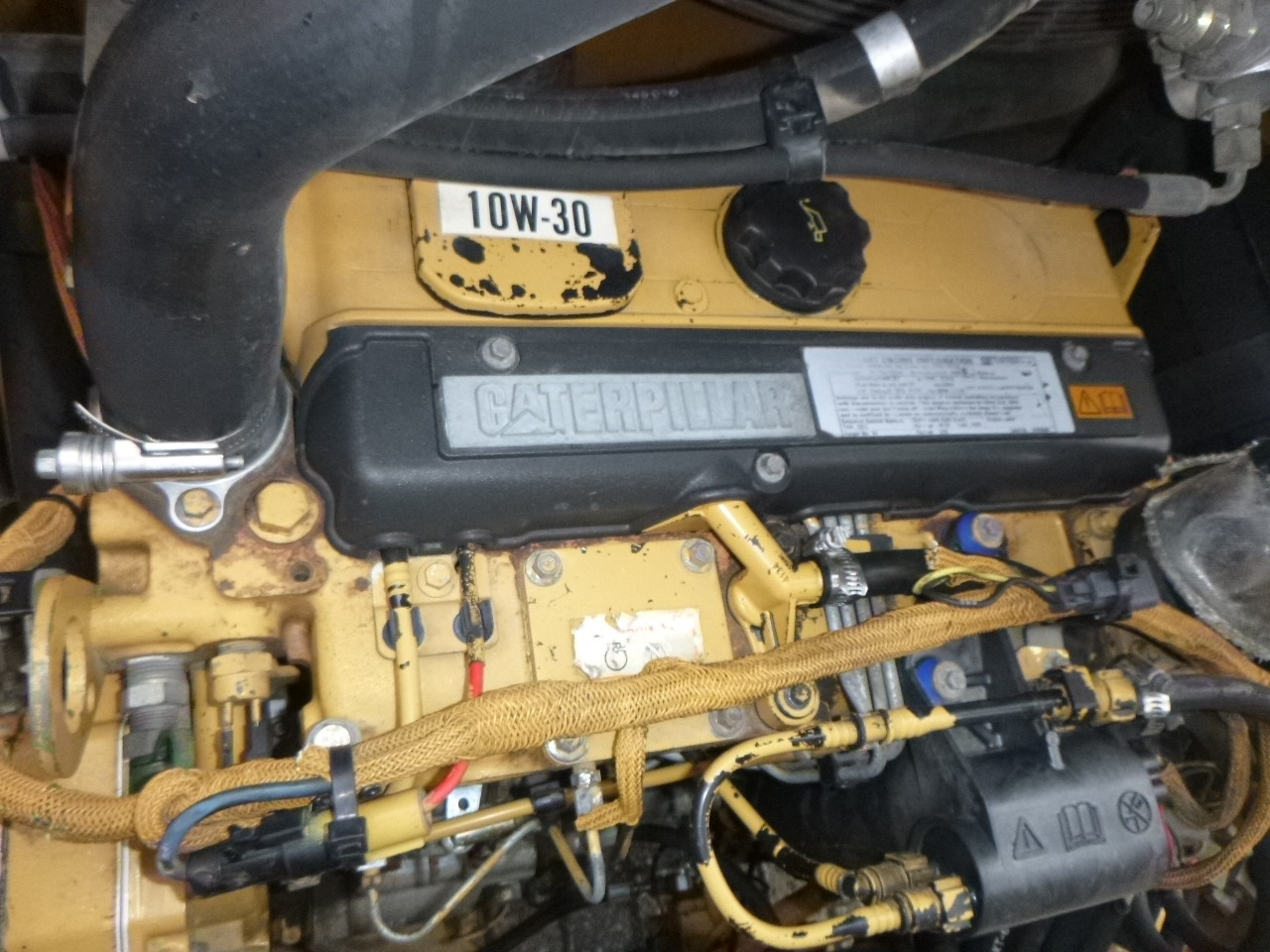 Úthenger CATERPILLAR CB-534D: 34 kép. Úthenger CATERPILLAR CB-534D: 34 kép.