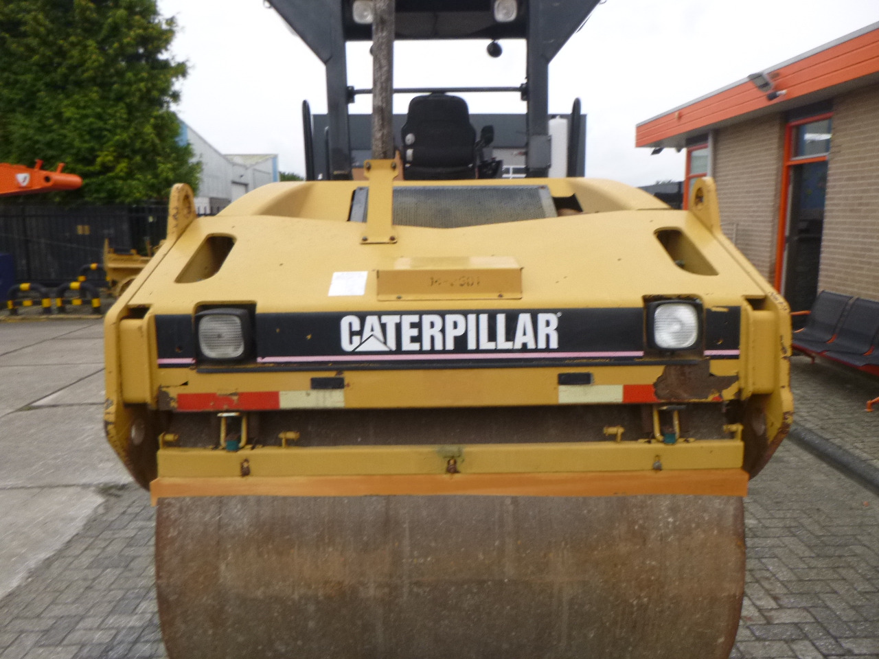 Úthenger CATERPILLAR CB-534D: 15 kép. Úthenger CATERPILLAR CB-534D: 15 kép.
